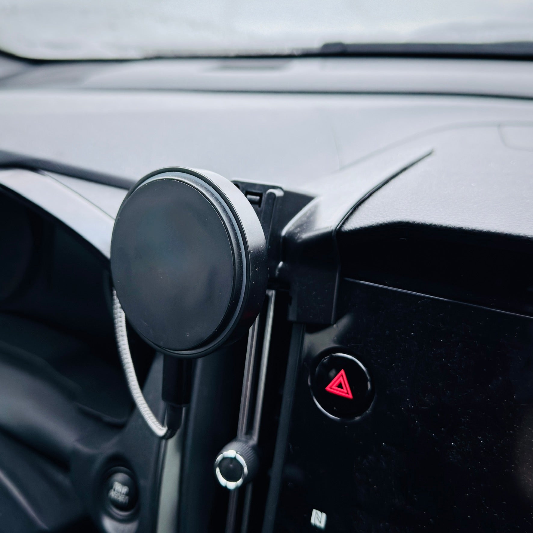 subaru wireless charger mount